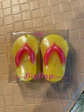 Tag Set of 2  Floating Flip Flop Candle New Yellow & Red